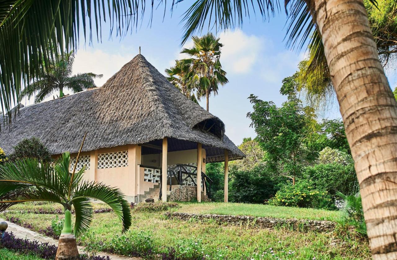 Coral Beach Resort Praia de Diani Exterior foto